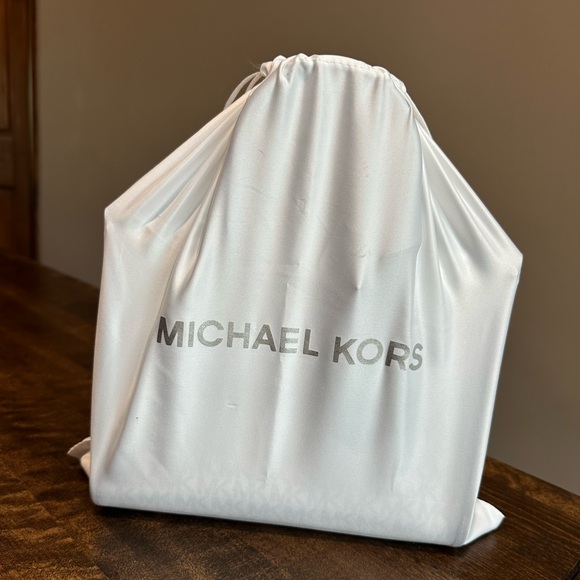 NWOT Michael Kors Mirella Small Signature Logo Crossbody Bag - Picture 4 of 9